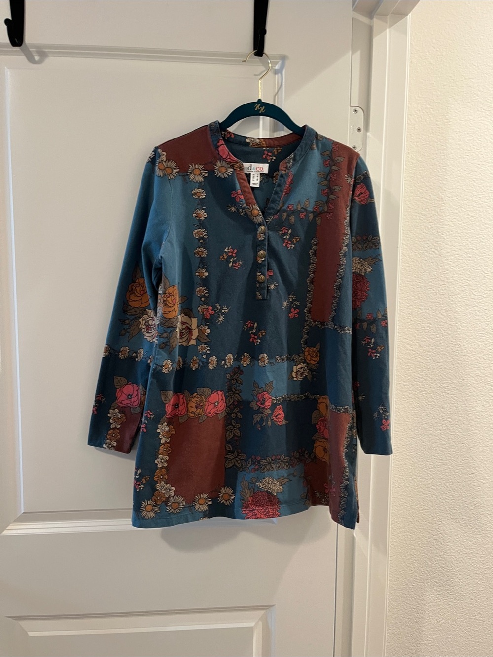 Denim&Co Blue Floral Patchwork Long Sleeve Henley